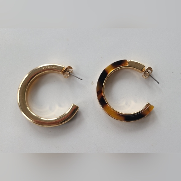 Gold-Tone Tortoise Look Medium Hoop Earrings, 1.5" - Picture 3 of 5